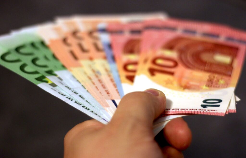 Czy 10% wkładu własnego wystarczy na nowe mieszkanie? Warunki i ubezpieczenie niskiego wkładu