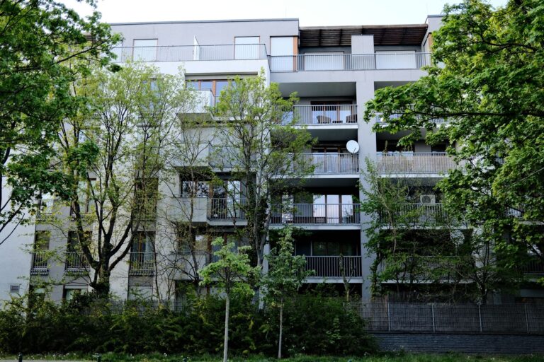 Zmiany lokatorskie na etapie budowy: co warto zmodyfikować w projekcie pierwszego M?
